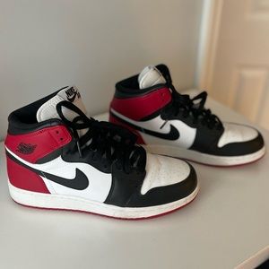 Jordan 1s - Size 7Y (Womens 8.5)